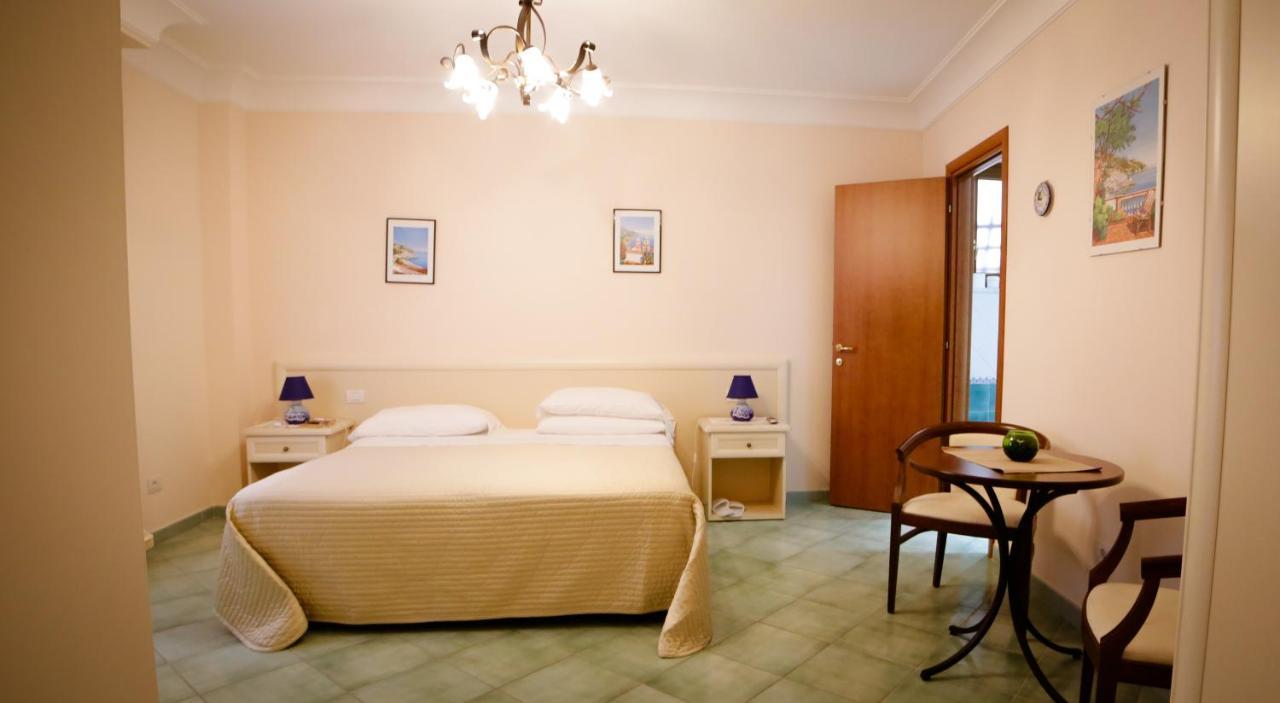ラヴェッロ カサ ヴァカンセ ヴィットーリアアパートホテル エクステリア 写真